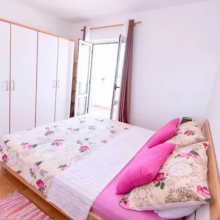 Donella Apartment *